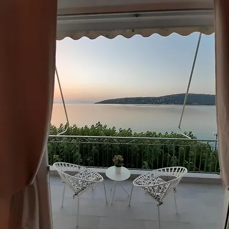 Irida's Sea Front With Astonishing View Appartement *