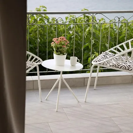 Irida's Sea Front With Astonishing View テオロゴス