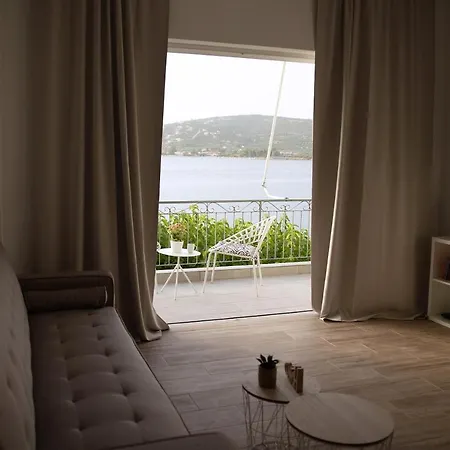 Irida's Sea Front With Astonishing View Appartement *