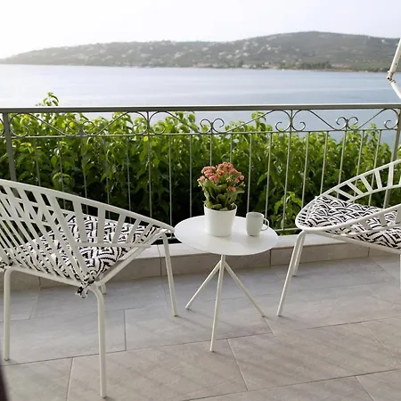Irida's Sea Front With Astonishing View テオロゴス